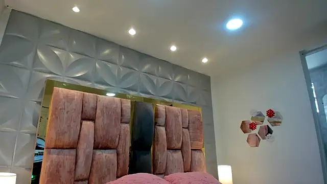 Charlotte Ice1 online show from 4, 3, 2026