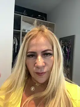 Snapshot of LARIANA_RIVERA23 chatting on 22, 5, 2026 LARIANA RIVERA23 online show from 22, 5, 2026
