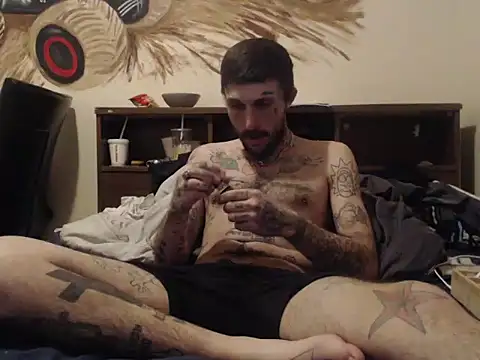 Snapshot of hungandtatted666 chatting on 27, 12, 2024 hungandtatted666 online show from 27, 12, 2024