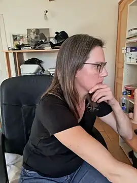 SpiceLea online show from 13, 1, 2025