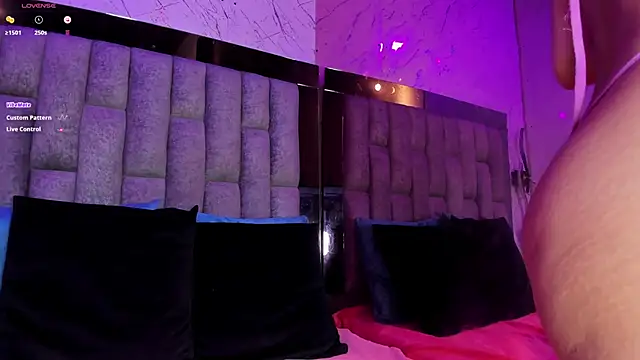 AshleyCampbell  online show from 9, 1, 2025