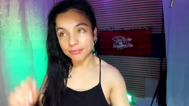 Snapshot of rosse_2504 chatting on 4, 10, 2025 rosse 2504 online show from 4, 10, 2025