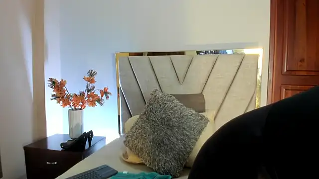 AlissaNix online show from 5, 1, 2026