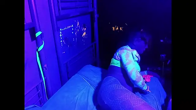 CommWhore online show from 12, 12, 2024