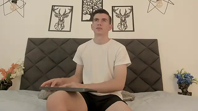 MikaelSlow online show from 1, 2, 2025