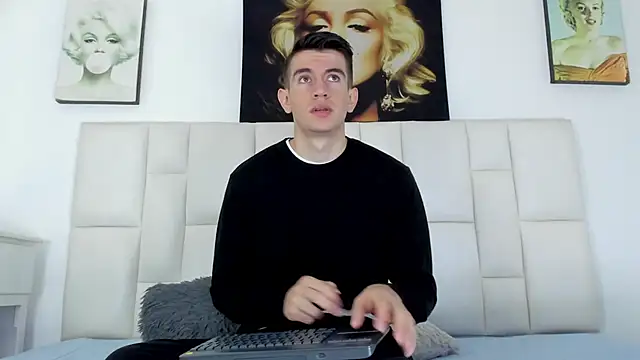 MikaelSlow online show from 17, 2, 2025