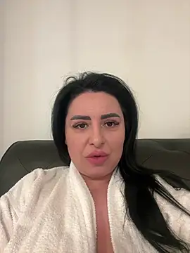 SellenaBigBoobs online show from 23, 4, 2026