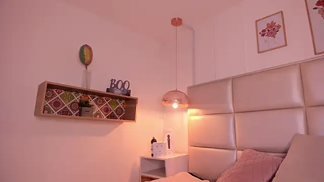 Snapshot of Aily_Yozuko chatting on 4, 2, 2025 Aily Yozuko online show from 4, 2, 2025