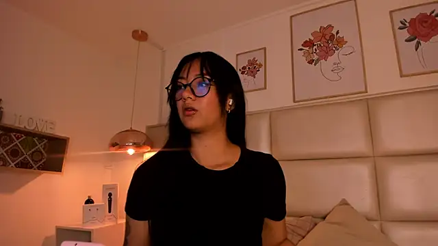 Snapshot of Aily_Yozuko chatting on 12, 2, 2025 Aily Yozuko online show from 12, 2, 2025