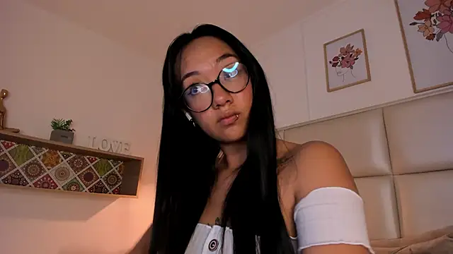 Snapshot of Aily_Yozuko chatting on 12, 2, 2025 Aily Yozuko online show from 12, 2, 2025