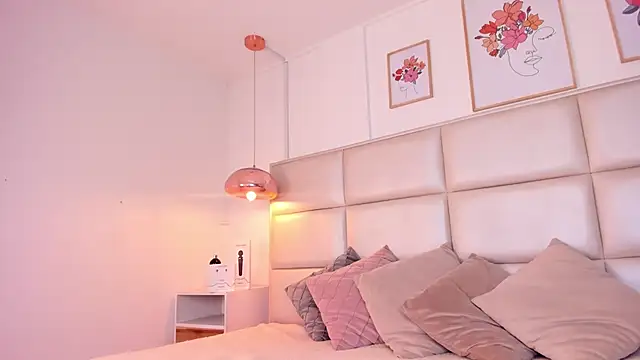 Snapshot of Aily_Yozuko chatting on 18, 2, 2025 Aily Yozuko online show from 18, 2, 2025