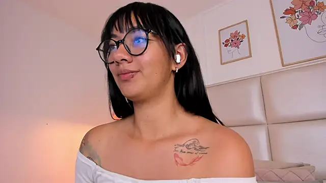 Snapshot of Aily_Yozuko chatting on 25, 2, 2025 Aily Yozuko online show from 25, 2, 2025