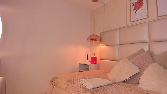 Snapshot of Aily_Yozuko chatting on 10, 9, 2025 Aily Yozuko online show from 10, 9, 2025