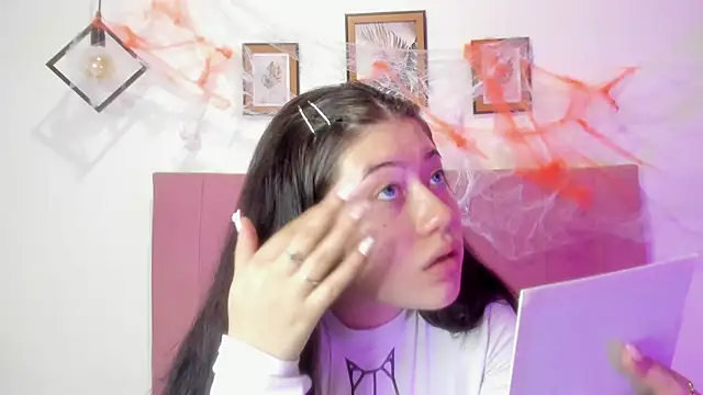 GENNESIS LOVE online show from 17, 10, 2025