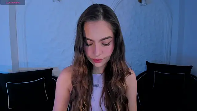 Snapshot of MarianneLane chatting on 4, 10, 2025 MarianneLane online show from 4, 10, 2025