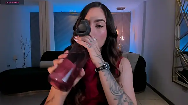 Snapshot of MarianneLane chatting on 8, 10, 2025 MarianneLane online show from 8, 10, 2025