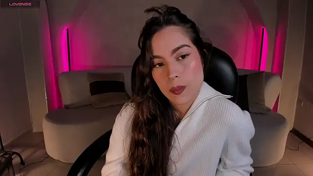 Snapshot of MarianneLane chatting on 28, 11, 2025 MarianneLane online show from 28, 11, 2025