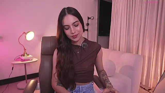 Snapshot of MarianneLane chatting on 26, 6, 2026 MarianneLane online show from 26, 6, 2026