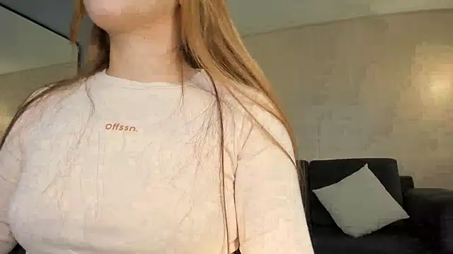 Snapshot of CarolineGraceX chatting on 11, 12, 2024 CarolineGraceX online show from 11, 12, 2024