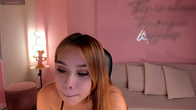 Snapshot of CarolineGraceX chatting on 21, 12, 2024 CarolineGraceX online show from 21, 12, 2024