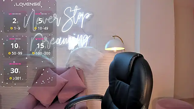 Snapshot of CarolineGraceX chatting on 31, 12, 2024 CarolineGraceX online show from 31, 12, 2024