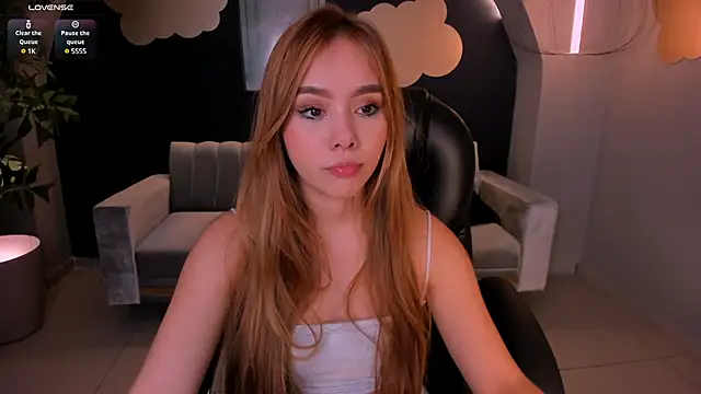 Snapshot of CarolineGraceX chatting on 31, 1, 2025 CarolineGraceX online show from 31, 1, 2025