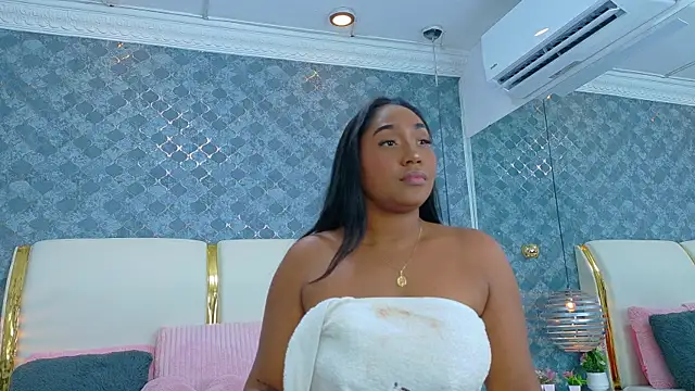 NaiomyLanes online show from 13, 4, 2026