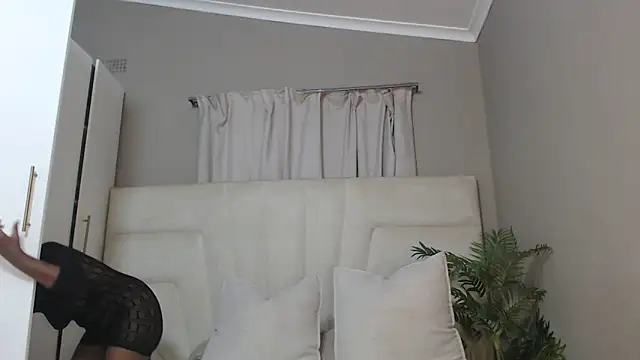 naughtyblackdolie online show from 15, 3, 2025