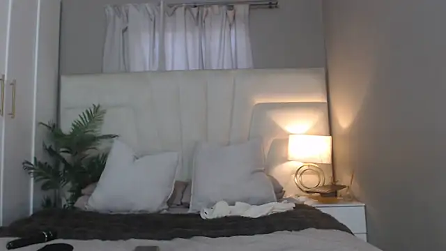 naughtyblackdolie online show from 26, 6, 2026