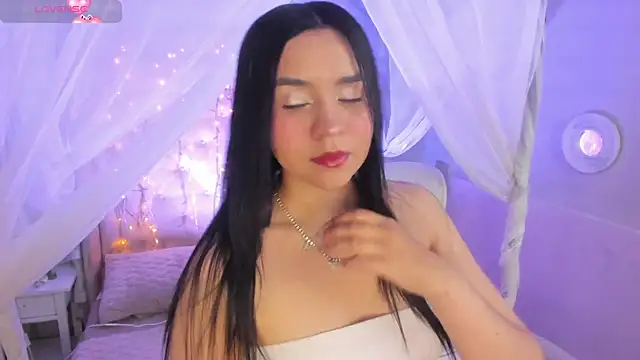 Hanna  Becker  online show from 5, 3, 2025