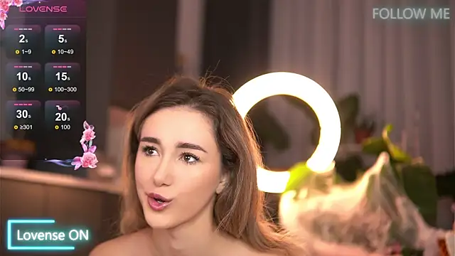 EmilyRaymont online show from 27, 10, 2025