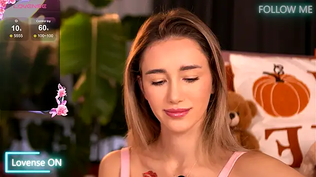 EmilyRaymont online show from 3, 11, 2025