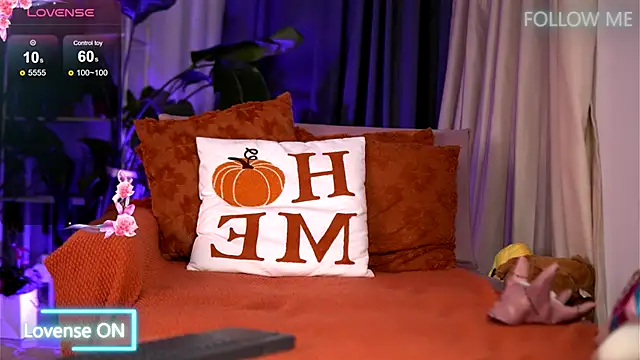 EmilyRaymont online show from 21, 11, 2025