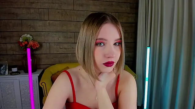 LiliLinn online show from 4, 2, 2025