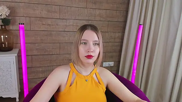 LiliLinn online show from 15, 3, 2025