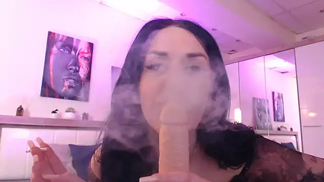 Snapshot of LaylaCruzRose chatting on 4, 3, 2025 LaylaCruzRose online show from 4, 3, 2025