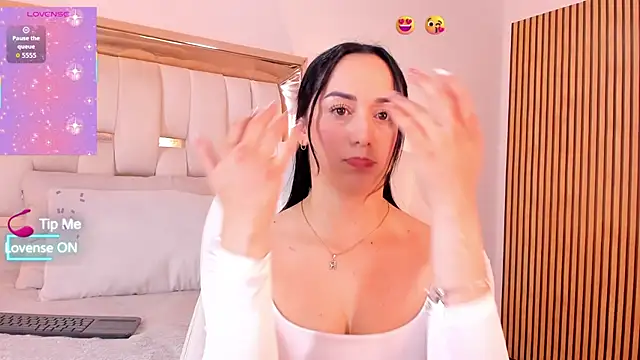 hazel ross tcw online show from 23, 10, 2025