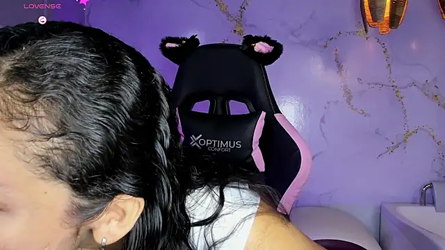Snapshot of katy_sweet19 chatting on 3, 6, 2026 katy sweet19 online show from 3, 6, 2026