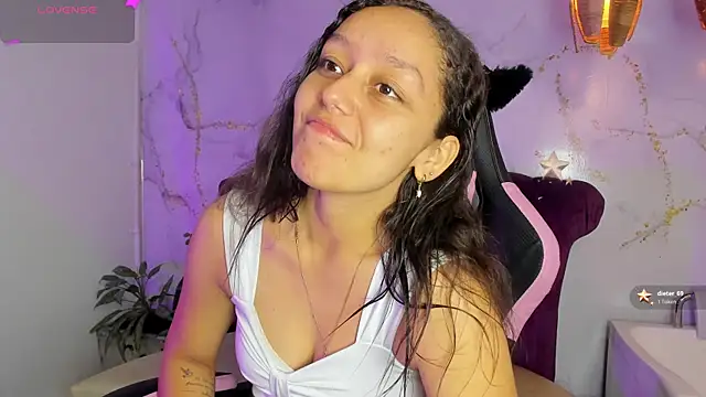 Snapshot of katy_sweet19 chatting on 15, 6, 2026 katy sweet19 online show from 15, 6, 2026
