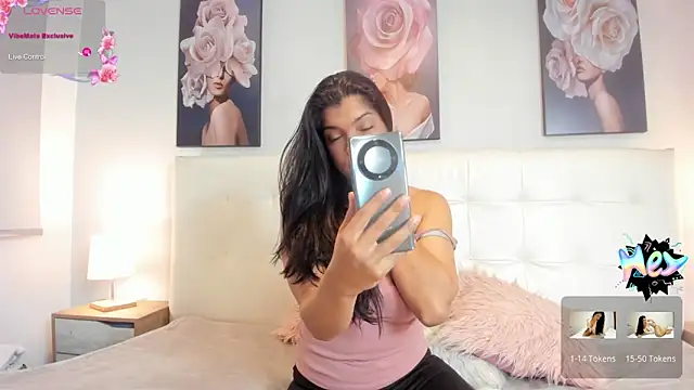 Sweetdreamses  online show from 10, 1, 2025