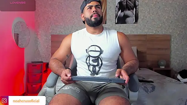 Snapshot of noah_crux chatting on 29, 9, 2025 noah crux online show from 29, 9, 2025