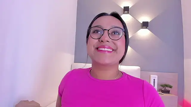 Snapshot of ellamontoya chatting on 14, 1, 2025 ellamontoya online show from 14, 1, 2025