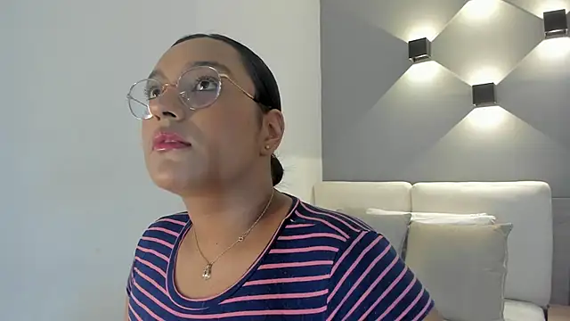 Snapshot of ellamontoya chatting on 30, 9, 2025 ellamontoya online show from 30, 9, 2025
