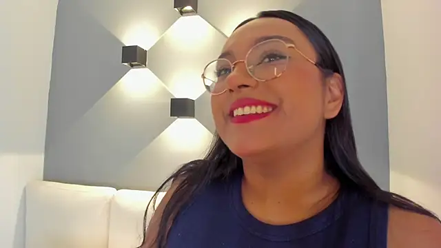 Snapshot of ellamontoya chatting on 11, 10, 2025 ellamontoya online show from 11, 10, 2025