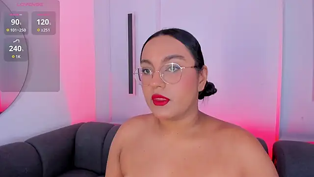 Snapshot of ellamontoya chatting on 23, 10, 2025 ellamontoya online show from 23, 10, 2025