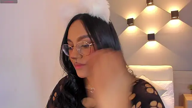 Snapshot of ellamontoya chatting on 30, 10, 2025 ellamontoya online show from 30, 10, 2025