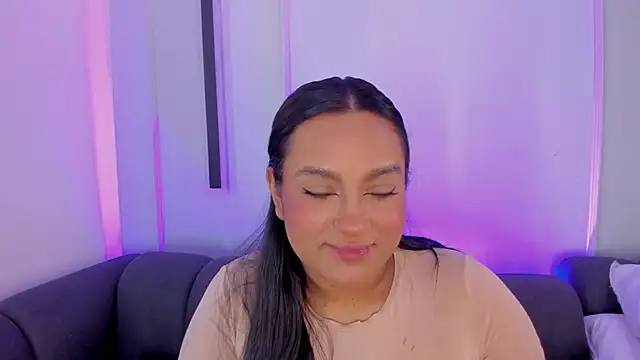 Snapshot of ellamontoya chatting on 10, 11, 2025 ellamontoya online show from 10, 11, 2025