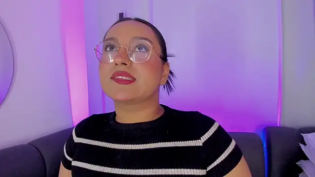 Snapshot of ellamontoya chatting on 12, 11, 2025 ellamontoya online show from 12, 11, 2025