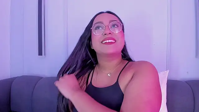 Snapshot of ellamontoya chatting on 21, 11, 2025 ellamontoya online show from 21, 11, 2025