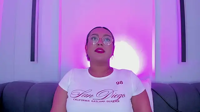 Snapshot of ellamontoya chatting on 22, 11, 2025 ellamontoya online show from 22, 11, 2025